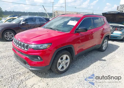 2023 Jeep Compass Latitude 4X4 z USA, uszkodzony, nr VIN 3C4NJDBN9PT540656